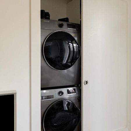 Welcome To Kinn Apartment - Lovely One Bedroom Vancouver Eksteriør bilde