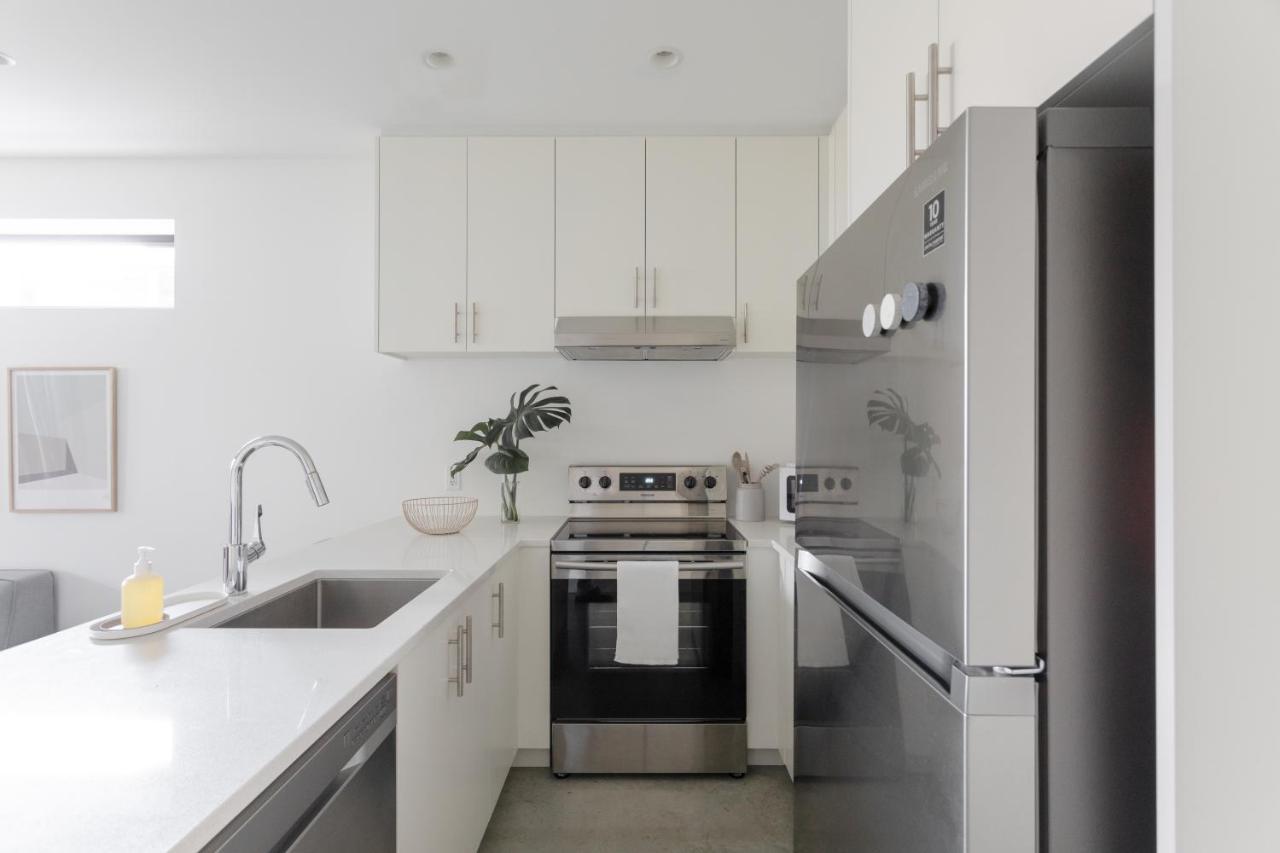 Welcome To Kinn Apartment - Lovely One Bedroom Vancouver Eksteriør bilde