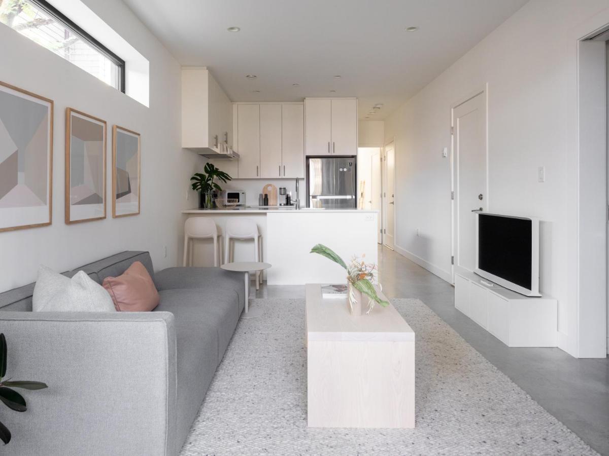 Welcome To Kinn Apartment - Lovely One Bedroom Vancouver Eksteriør bilde