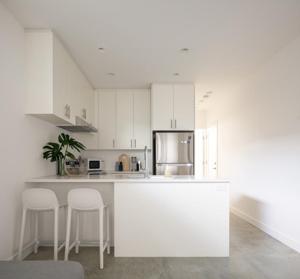 Welcome To Kinn Apartment - Lovely One Bedroom Vancouver Eksteriør bilde