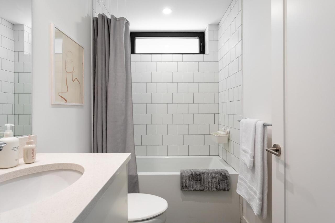 Welcome To Kinn Apartment - Lovely One Bedroom Vancouver Eksteriør bilde